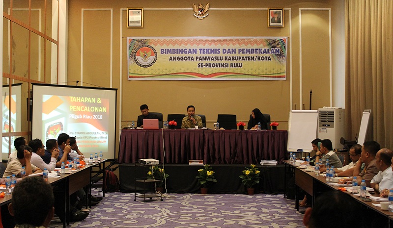 KPU Riau Ajak â€œBerpantunâ€ Para Anggota Panwaslu Kabupaten/Kota Se-Riau