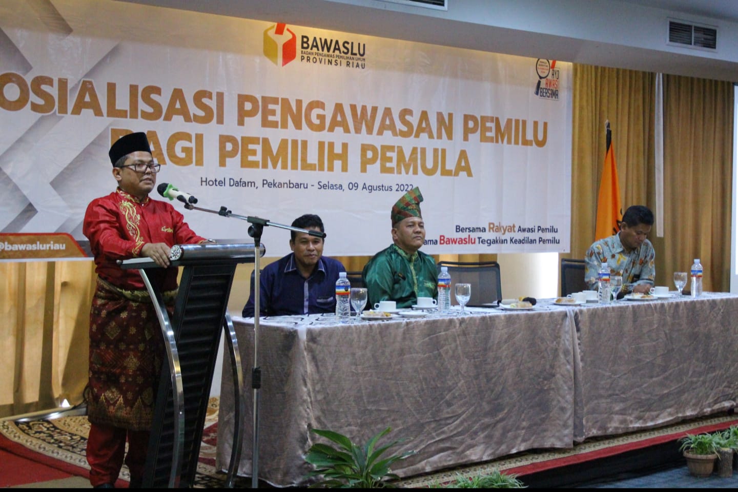 Bawaslu Riau Sosialisasikan Pengawasan Pemilu Bagi Pemilih Pemula