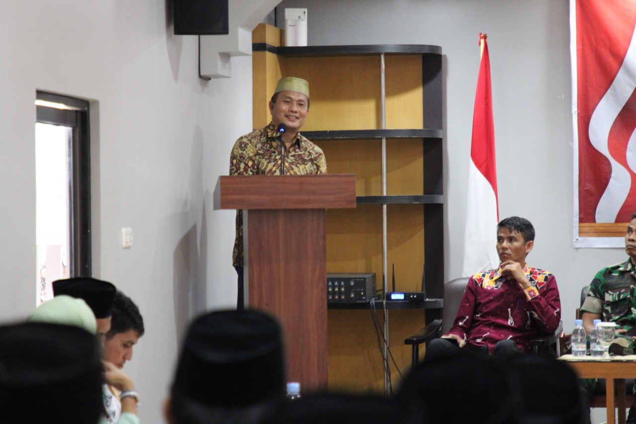 Hadiri Pelantikan Anggota Panwaslu Kecamatan, Amiruddin Sijaya Ungkap Lima Ciri Pemilu Berintegritas