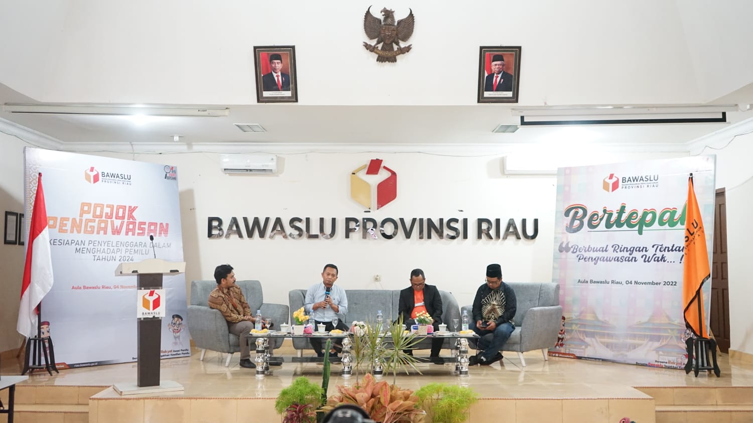 Bertepak Bersama Bawaslu Riau