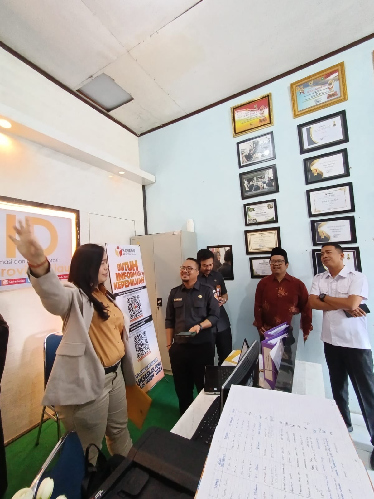 Komisi Informasi Pusat RI Visitasi Pelayanan Informasi Bawaslu Riau