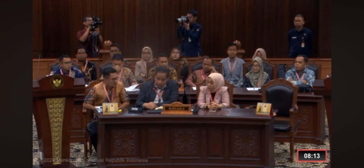 Sidang MK, Bawaslu Riau Sampaikan Keterangan di Hadapan Majelis Hakim