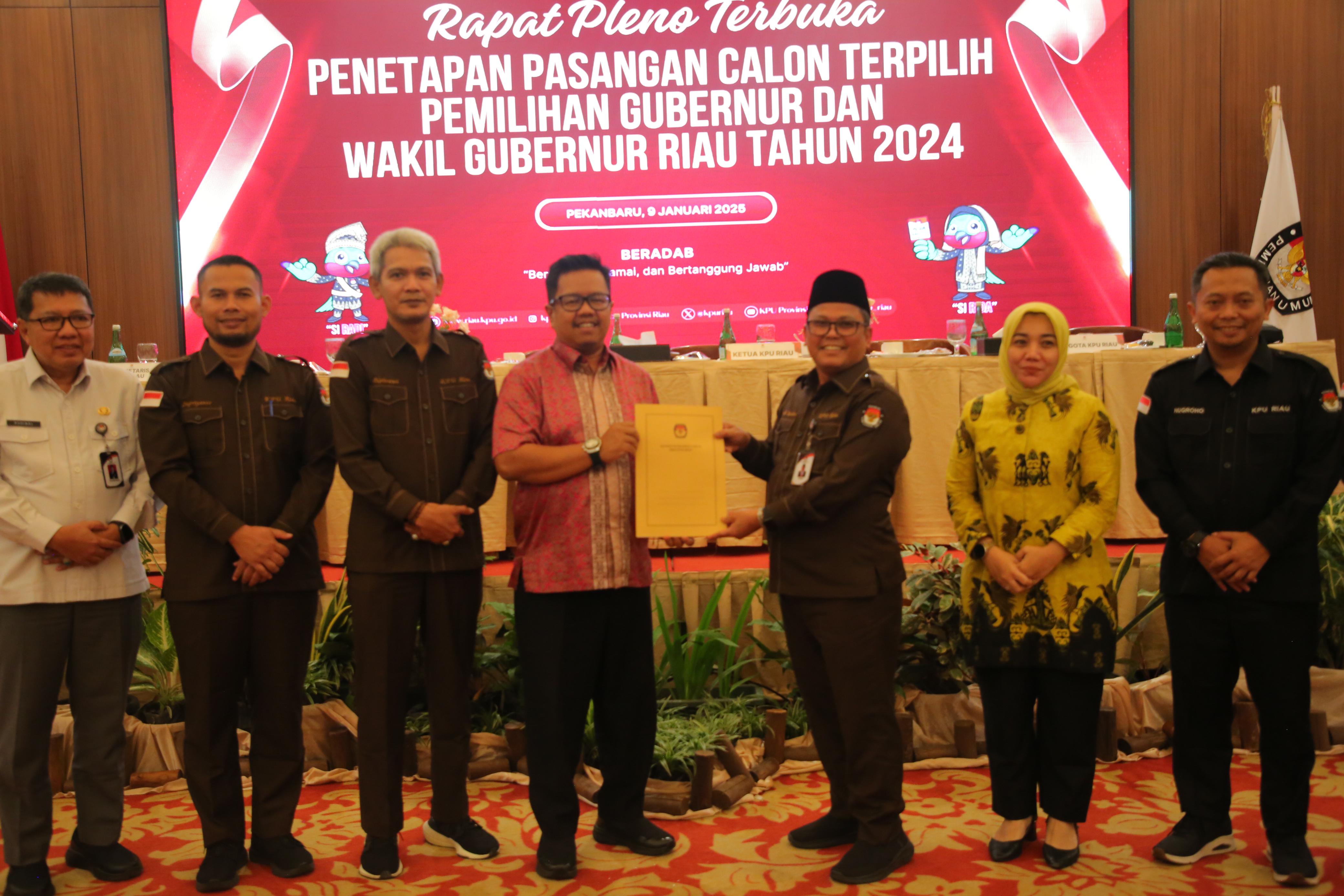 Awasi Langsung Penetapan Calon Gubernur dan Wakil Gubernur Riau Terpilih, Bawaslu Riau Apresiasi Pilkada Berjalan damai dan Demokratis