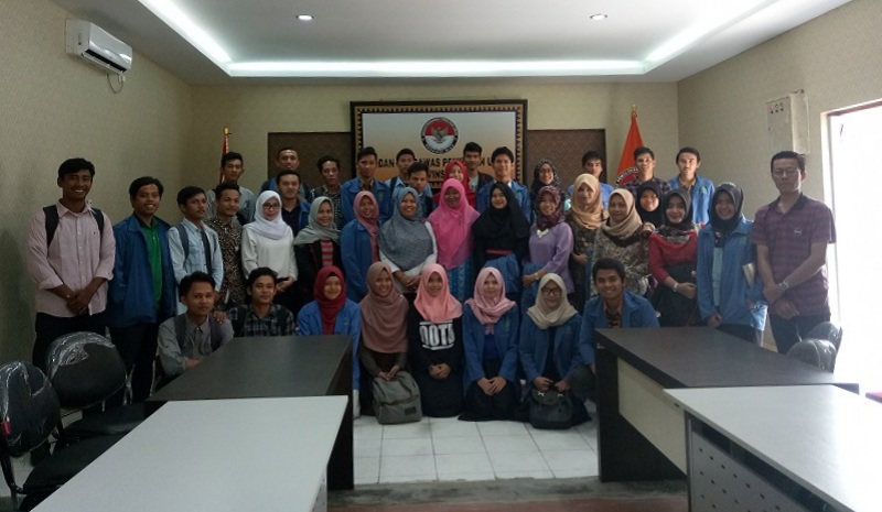 Mahasiswa/i UIN Suska Riau Lakukan Kunjungan ke Kantor Bawaslu Riau