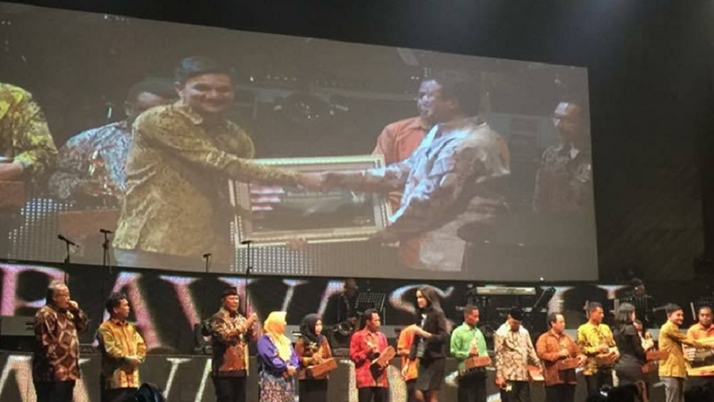 Dinilai Aktif dan Kreatif Sosialisasikan Pengawasan, Panwas Kota Pekanbaru Raih Bawaslu Award 2017