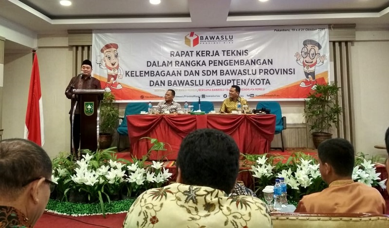 Guna Memperkuat Pengawasan Pemilu, Bawaslu Riau adakan Rakernis Pengembangan Kelembagaan dan SDM