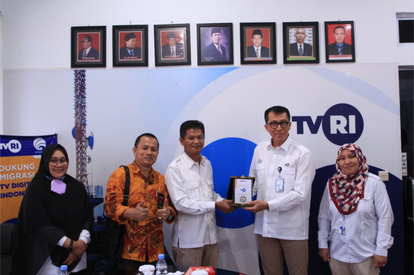 Sambangi TVRI Riau, Bawaslu Riau Harapkan Sinergitas Hingga Kedaerah