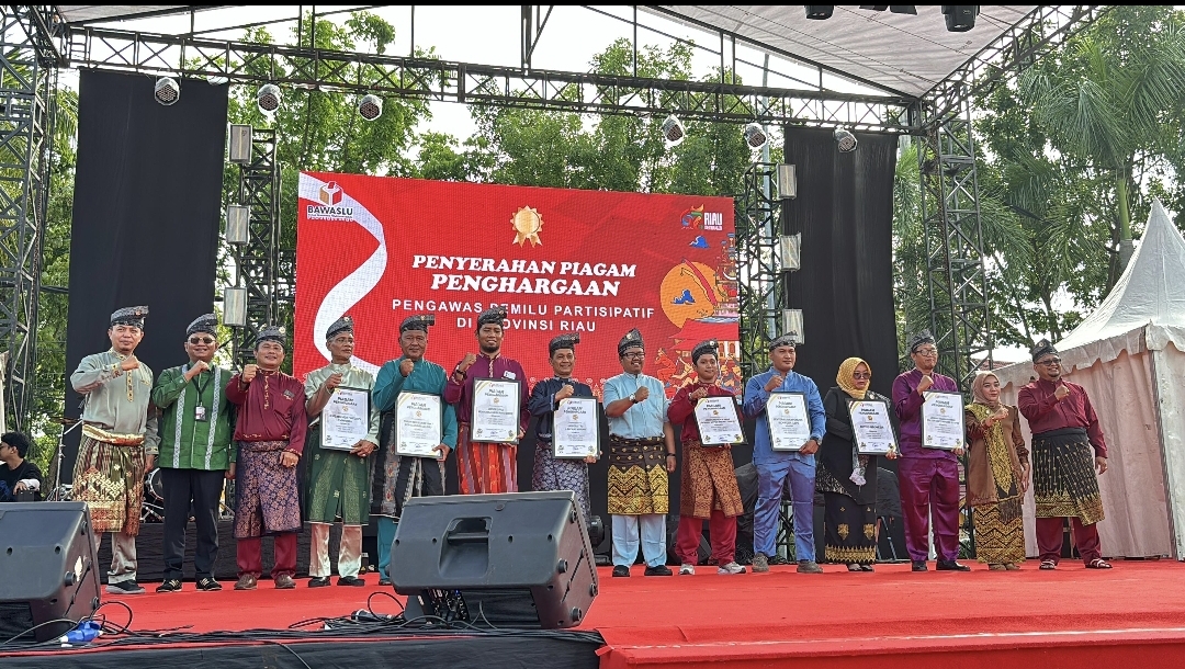 Pengawasan Partisipatif melalui Pendekatan Budaya, Bawaslu Riau Gelar Pentas Budaya