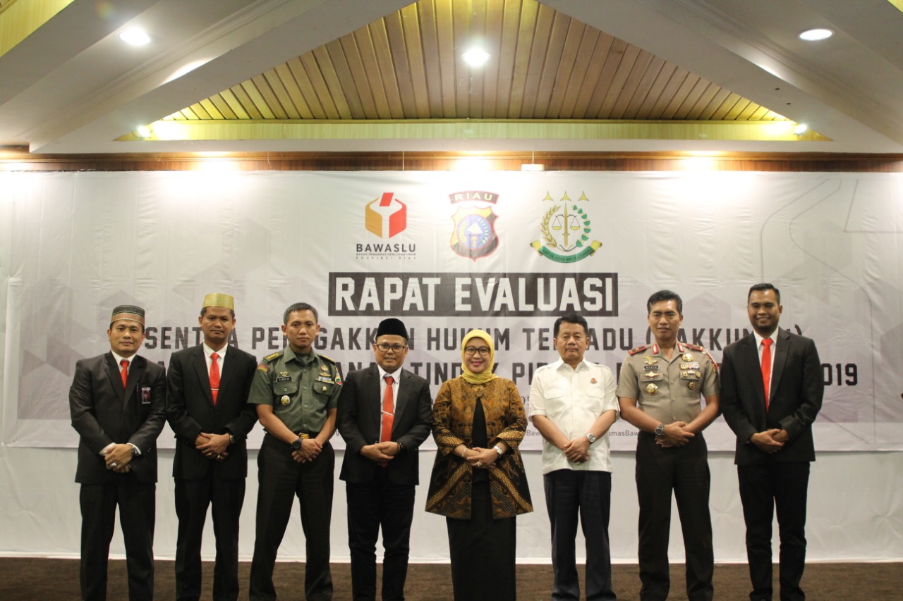 Sentra Gakkumdu Inhu Terbaik di Riau pada Penanganan Tindak Pidana Pemilu 2019.