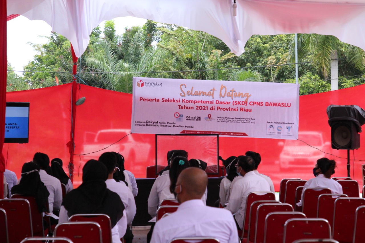 Sukseskan Pelaksanaan SKD CPNS 2021, Bawaslu Riau Turunkan 30 Pegawai Sekretariat