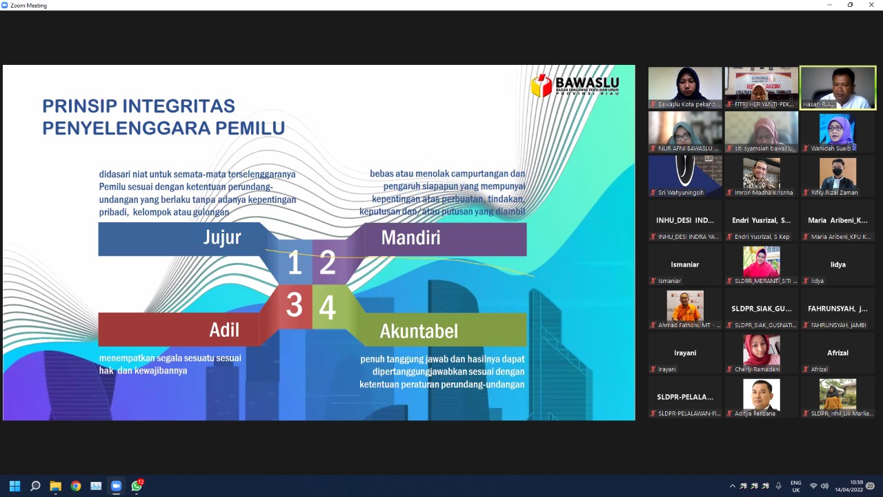Jadi Narasumber Seminar Pendidikan Politik, Anggota Bawaslu Riau Ajak Masyarakat Update Informasi Kepemiluan