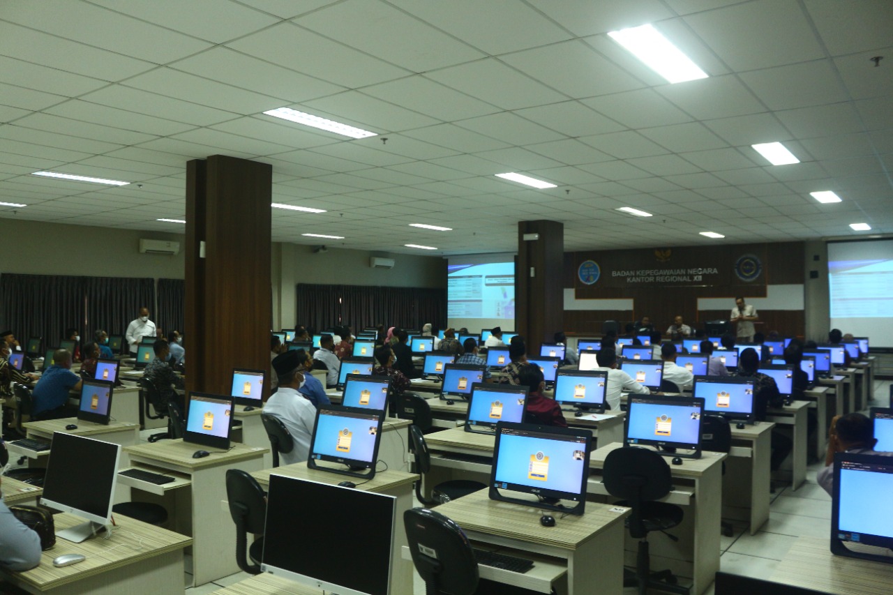 Empat Peserta Calon Anggota Bawaslu Riau Tidak Hadir Pada Tes Tertulis CAT