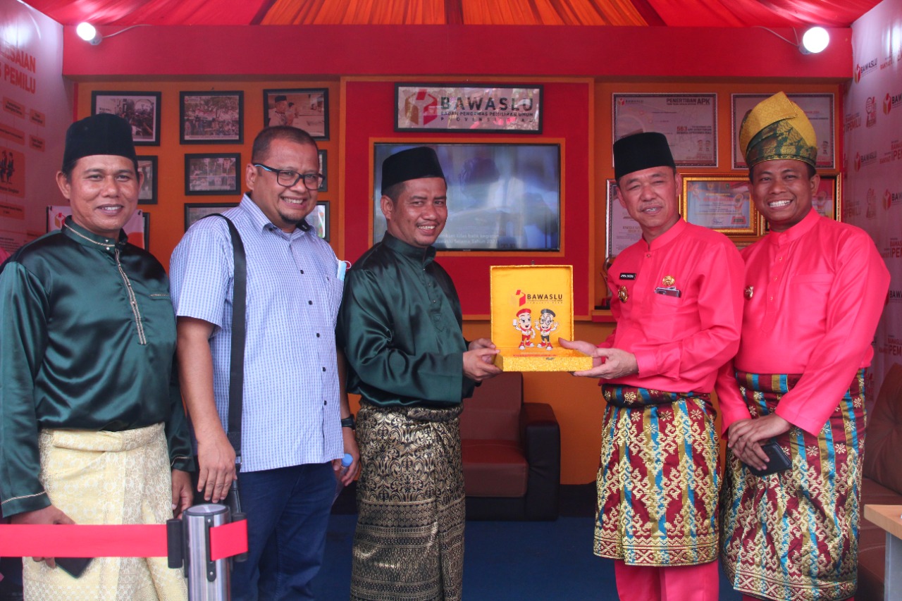 Meriahkan MTQ ke-40 Provinsi Riau, Bawaslu Riau Pamerkan Jenis-Jenis Layanan Publik