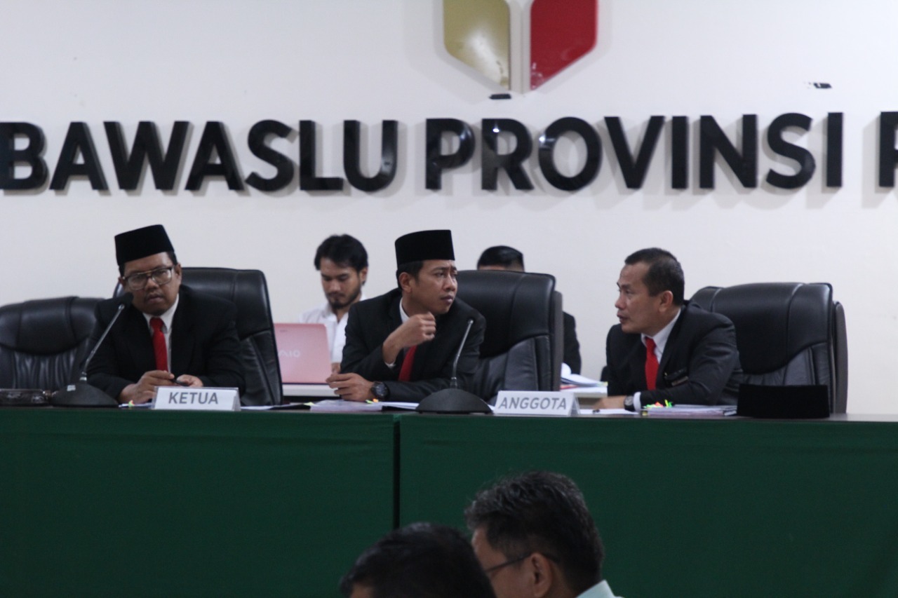 Sidang Dugaan Pelanggaran Administratif Pemilu yang Diperiksa Oleh Bawaslu Riau Memasuki Tahapan Pembuktian