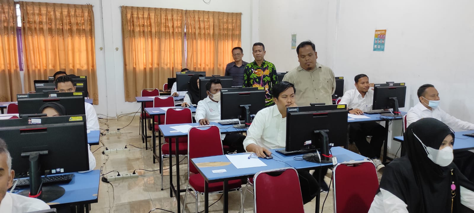 Anggota Bawaslu Riau Nanang Tinjau Pelaksanaan Tes Tertulis Panwascam di Dumai
