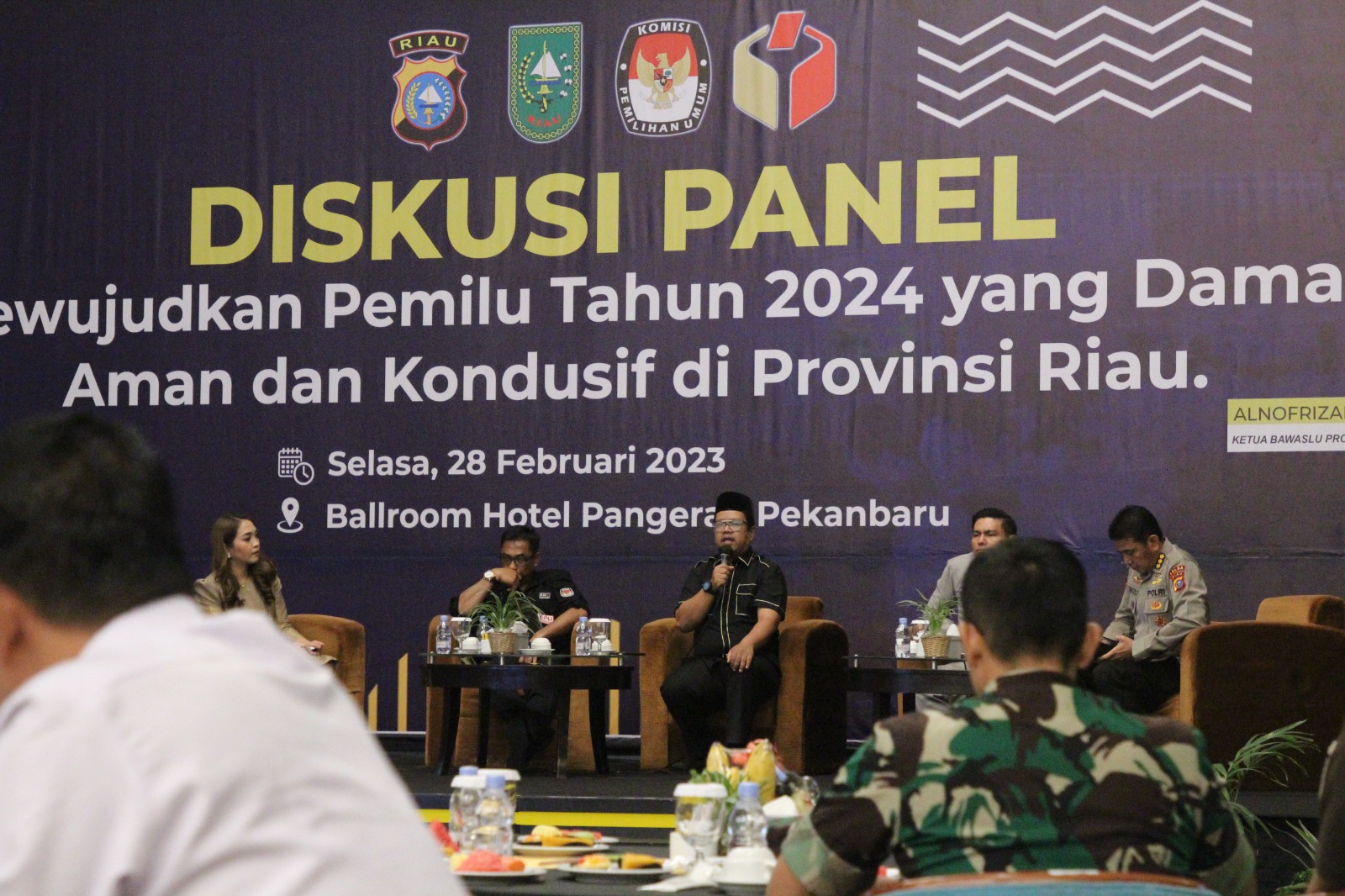 Ketua Bawaslu Riau Paparkan Strategi Pengawasan Pemilu Kepada Pimpinan Partai  Politik se Provinsi Riau
