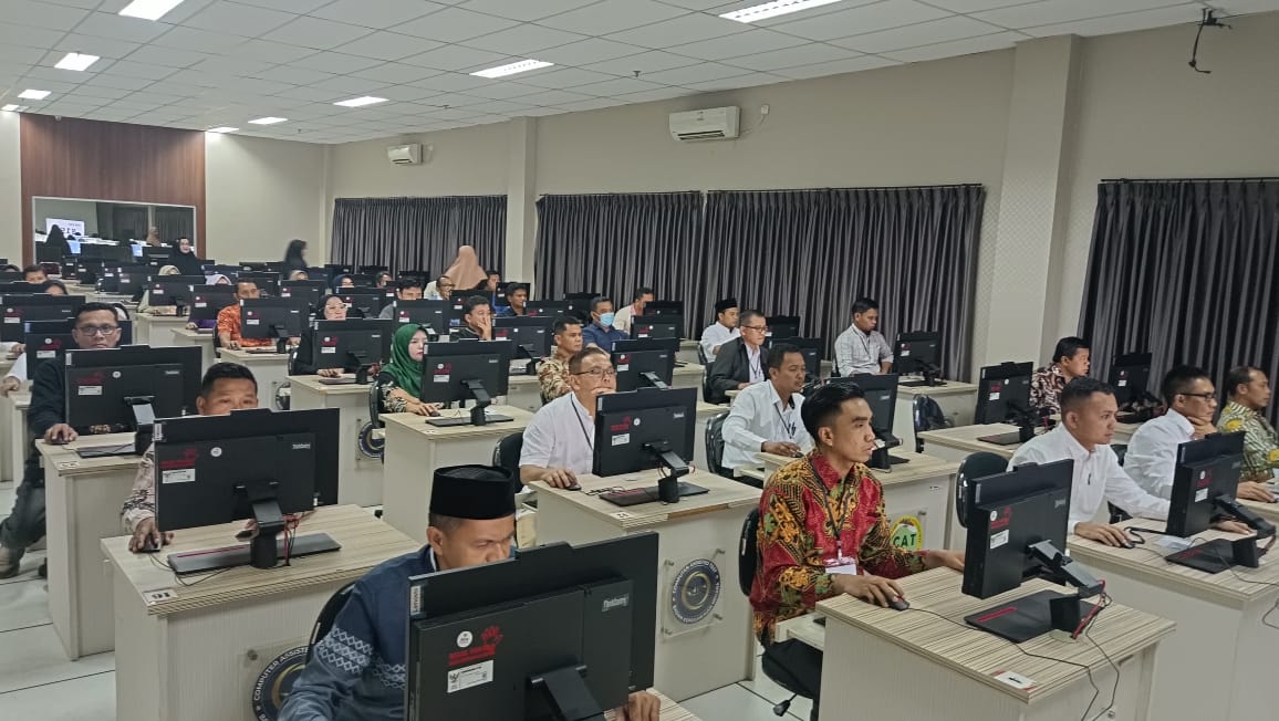 65 Orang Ikuti Tes CAT Calon Anggota Bawaslu Provinsi Riau