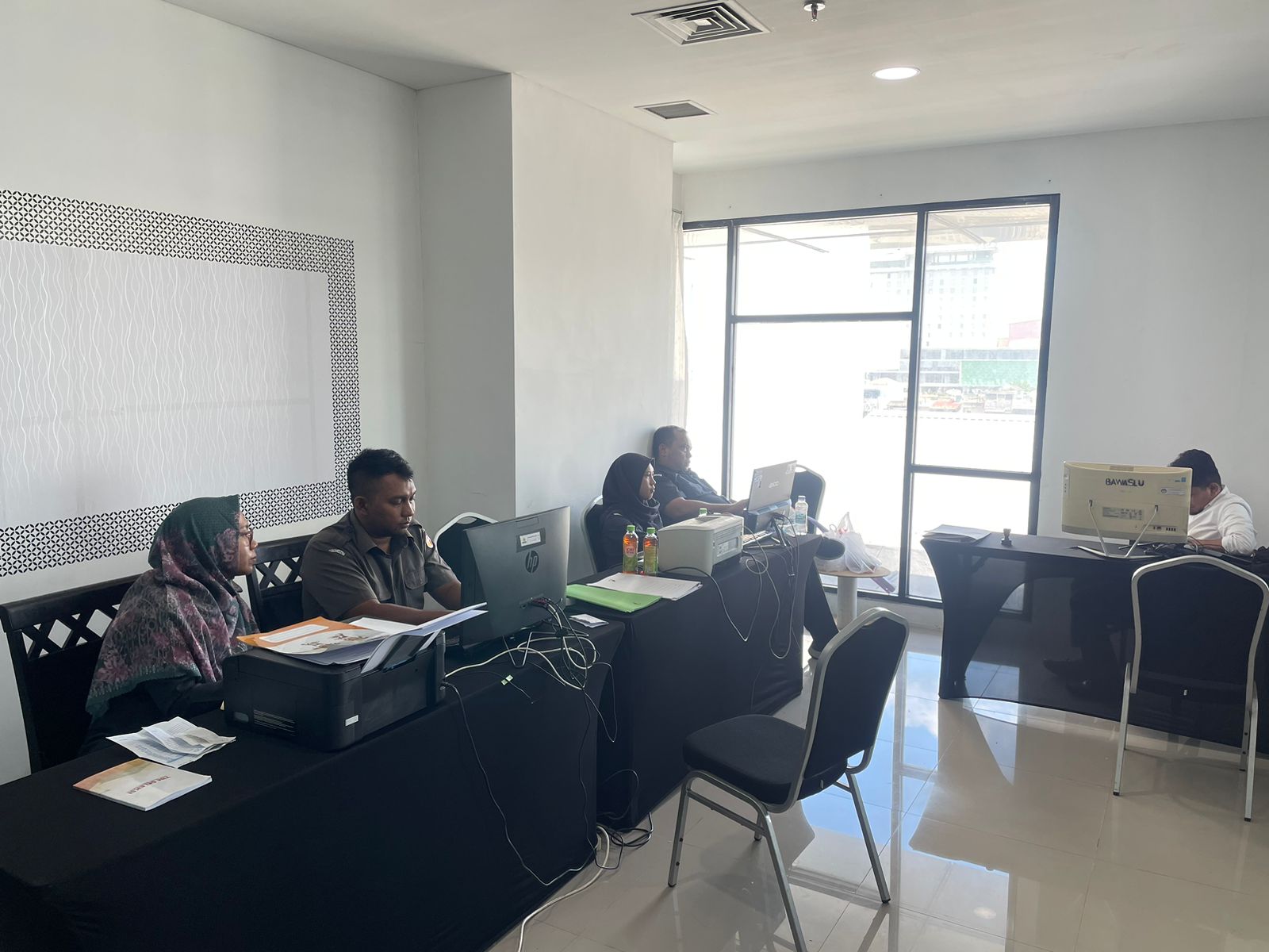 Hari Pertama Pendaftaran, Timsel Calon Anggota Bawaslu Kabupaten/Kota se-Riau Zona I Terima 5 Pendaftar.