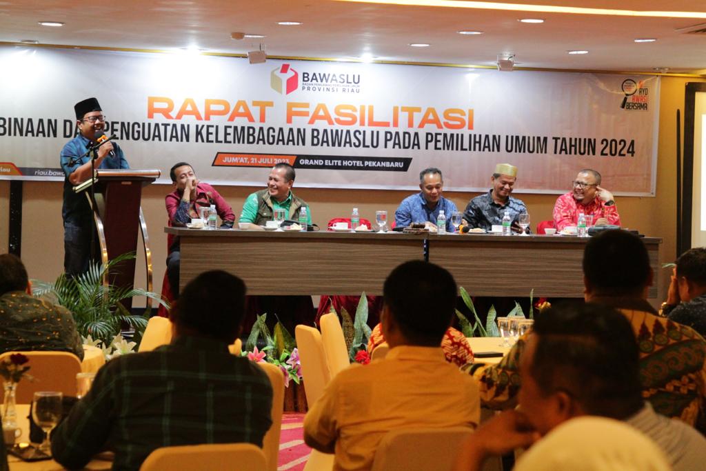 Perkuat Integritas, Bawaslu Riau Laksanakan Penguatan Kelembagaan