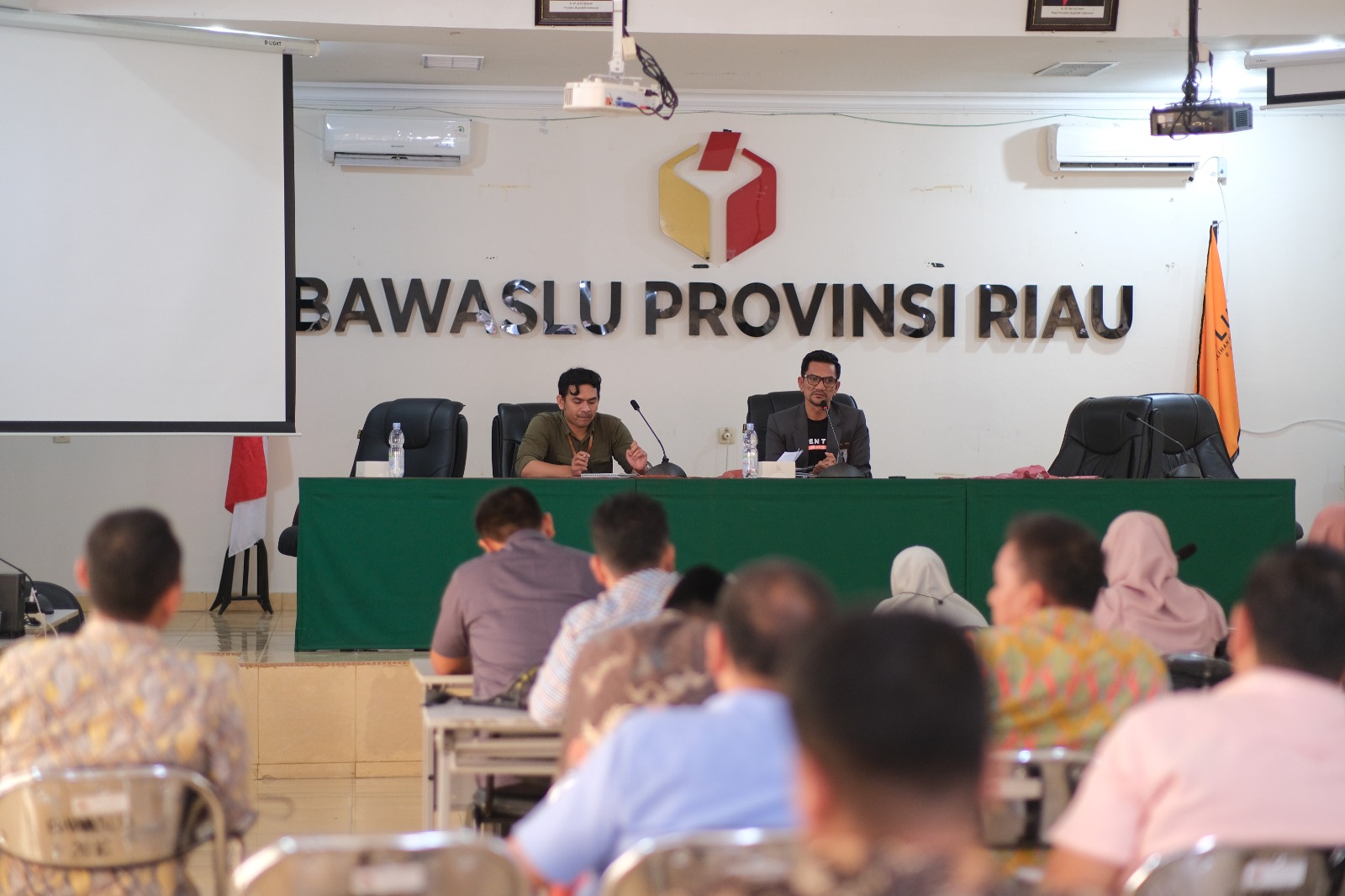 Bawaslu Riau dan Bawaslu Kab/Kota Bahas Potensi Permasalahan Hukum Pada Tahapan Pencalonan