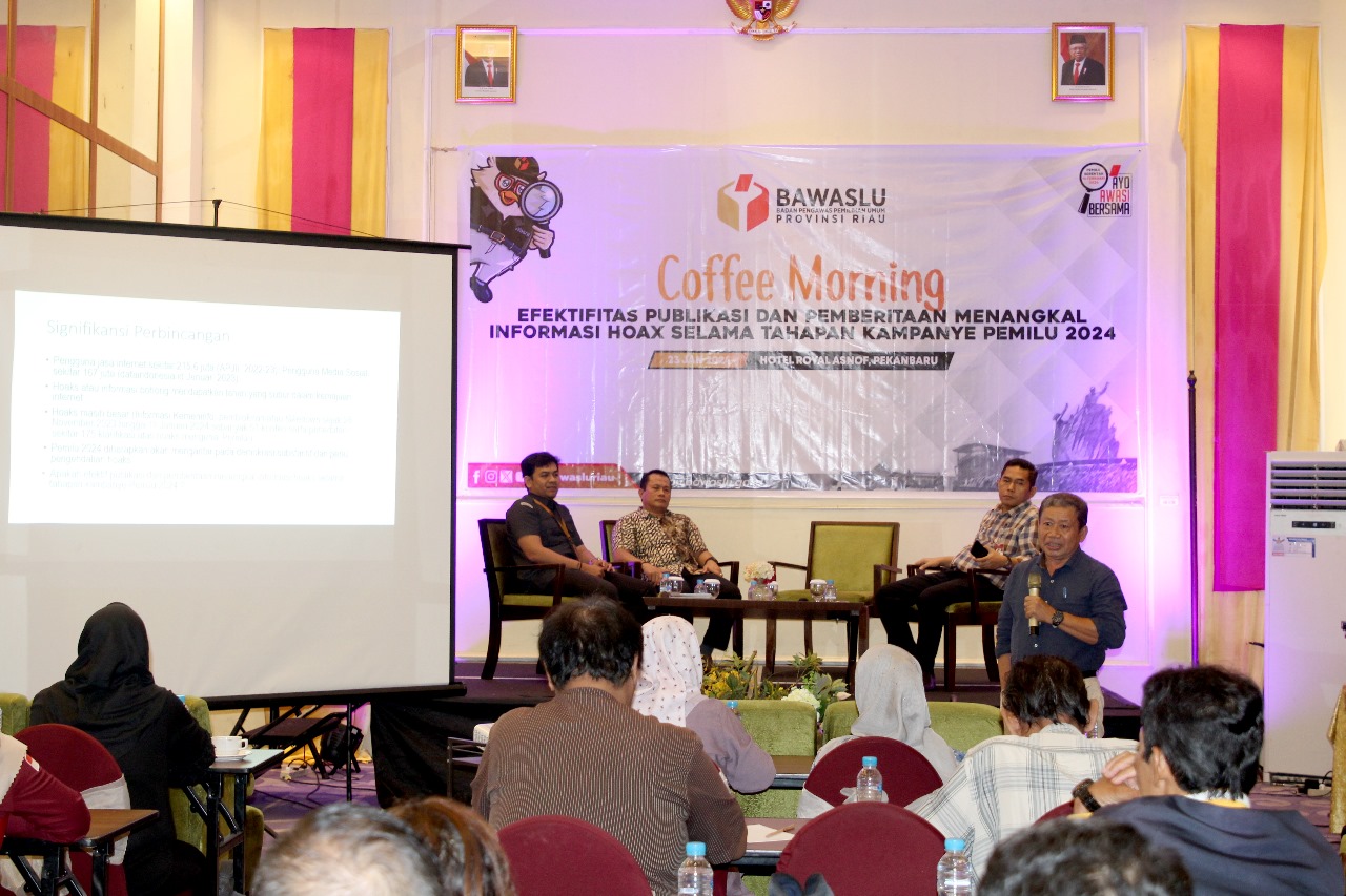 Tangkal berita Hoax, Bawaslu Riau Gelar Coffee Morning Bersama Media
