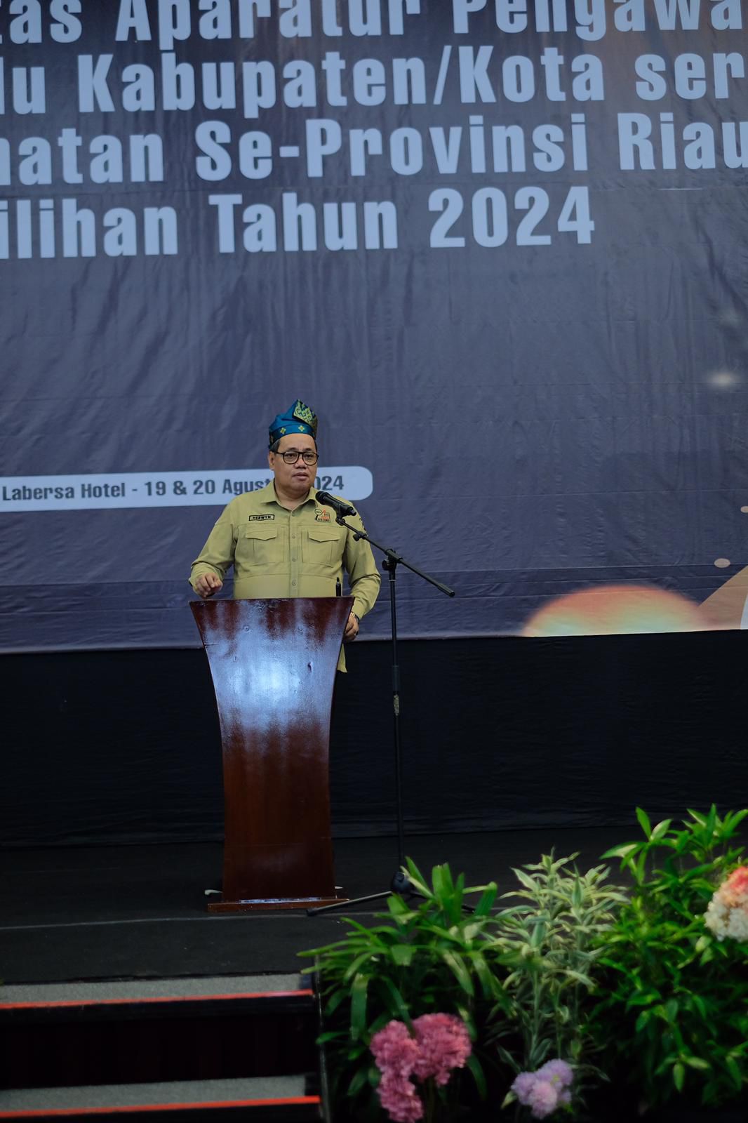 Herwyn Apresiasi Kegiatan Peningkatan Kapasitas Bawaslu Riau serta Penanaman Pohon Integritas