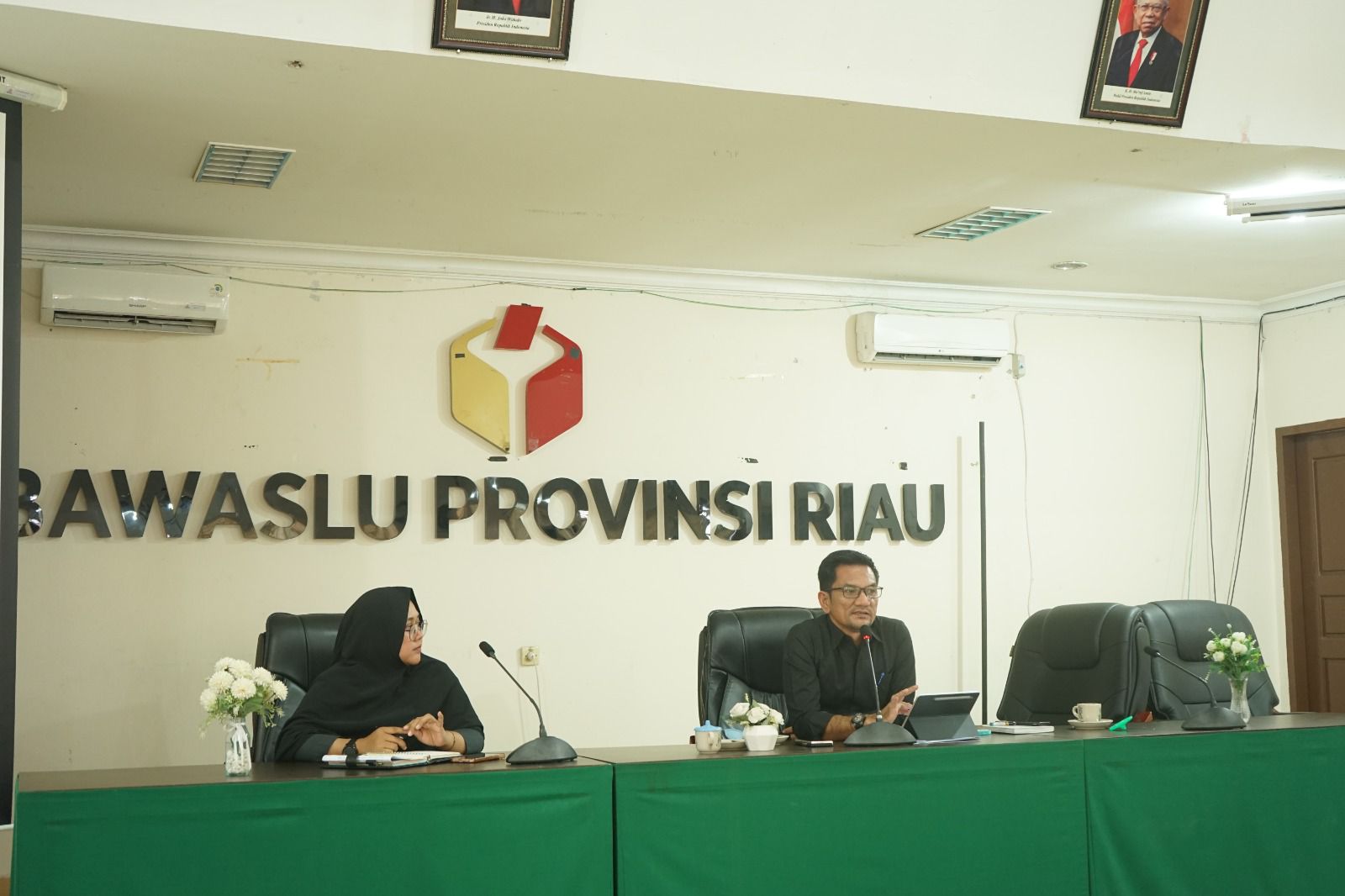 Bawaslu Riau Gelar Sosialisasi Standarisasi JDIH Bawaslu Kabupaten/Kota se-Riau