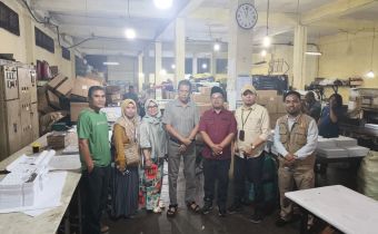 Bawaslu Riau Awasi Percetakan Logistik PemilihanÂ di CV. Rabbani Deli Serdang