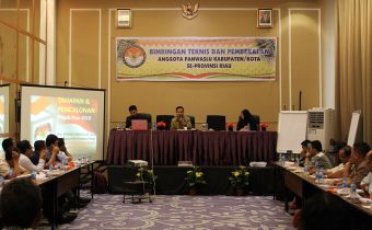 KPU Riau Ajak â€œBerpantunâ€ Para Anggota Panwaslu Kabupaten/Kota Se-Riau