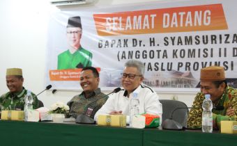 SYAMSURIZAL  KUNJUNGI BAWASLU  RIAU