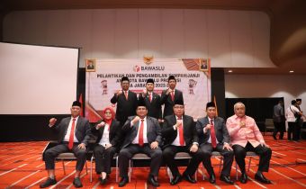 Tiga Anggota Bawaslu Riau Resmi Dilantik