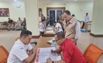 Bawaslu Riau awasi Approval Draft Surat Suara Pemilu 2024 Calon Anggota DPD dan DPRD Provinsi Riau