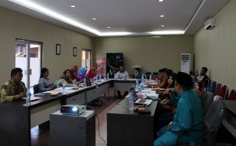 Persiapan Kegiatan Cerdas Cermat, Bawaslu Riau Berdiskusi dengan Forum MGMP Pekanbaru
