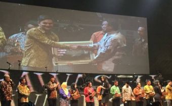 Dinilai Aktif dan Kreatif Sosialisasikan Pengawasan, Panwas Kota Pekanbaru Raih Bawaslu Award 2017
