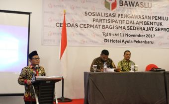 Ciptakan Duta Pengawas Pemilu, Bawaslu Riau Gelar Lomba Cerdas Cermat Tingkat SMA/Sederajat Se-Provinsi Riau