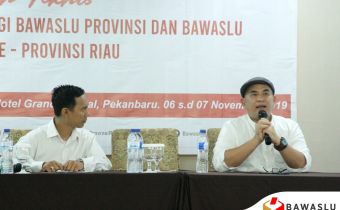 Menjelang Pilkada 2020 Bawaslu Riau Laksanakan Bimtek Penulisan dan Peliputan Berita