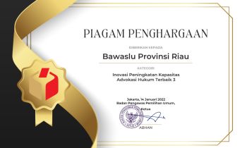 Bawaslu Riau Raih Peringkat III Advokasi Hukum