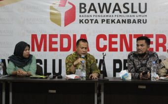 Bawaslu Kota Pekanbaru Launching Website PPID, Amir: â€œ PPID Harus Mampu Berikan Informasi yang Akurat dan Menarik.â€