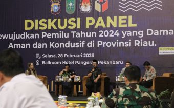 Ketua Bawaslu Riau Paparkan Strategi Pengawasan Pemilu Kepada Pimpinan Partai  Politik se Provinsi Riau