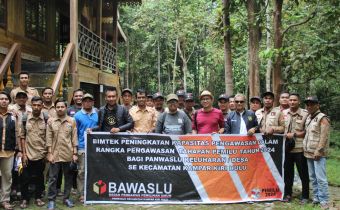 Susuri Sungai Subayang Kampar, Bawaslu Riau Pastikan Pengawas Pemilu Solid