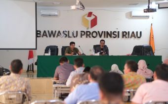 Bawaslu Riau dan Bawaslu Kab/Kota Bahas Potensi Permasalahan Hukum Pada Tahapan Pencalonan