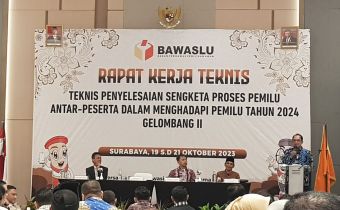 Jelang Penetapan DCT, Indra Boyong Kordiv Hukum Penyelesaian Sengketa Bawaslu Kabupaten/Kota se-Riau Hadiri Rakernis Penyelesaian Sengketa di Surabaya