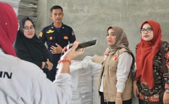Patminah Tinjau Langsung Gudang Logistik KPU Kabupaten Kuantan Singingi