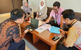 Indra Lakukan Pengawasan Terhadap Progres Pencetakan Surat Suara Pemilu 2024