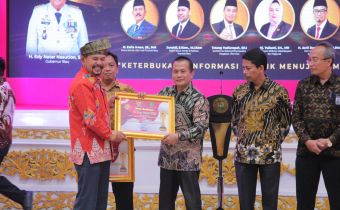 Bawaslu Riau Kembali Raih Penghargaan Badan Publik Instansi Vertikal Informatif Tahun 2023