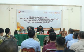 Buka Rakor Panwascam se-Rokan Hilir, Alnof "Jangan Cawe Cawe dalam Pemilu"