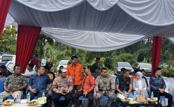 Patminah Pantau Langsung Pergeseran Logistik Pemilu Daerah Terjauh di Kabupaten Kampar