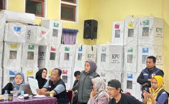 Patminah Lakukan Monitoring Pengawasan Rekapitulasi Hasil Penghitungan Suara di Kecamatan Terjauh Indragiri Hulu