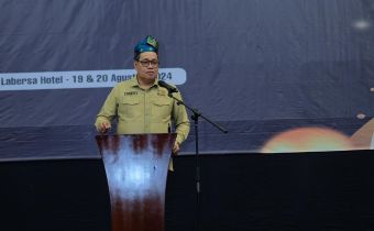 Herwyn Apresiasi Kegiatan Peningkatan Kapasitas Bawaslu Riau serta Penanaman Pohon Integritas