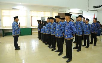 Sebanyak 25 orang staf Bawaslu Provinsi Riau dan Bawaslu Kota Pekanbaru dilantik sebagai Pegawai Pemerintah dengan Perjanjian Kerja (PPPK)